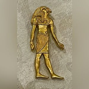 Egyptian Horus goldstone pendant metropolitan museum of art